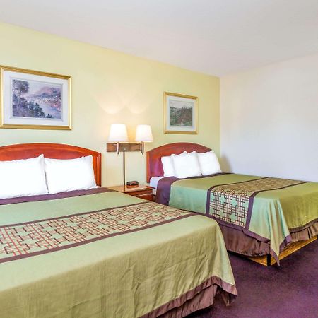 Super 8 By Wyndham Bakersfield/Central Екстер'єр фото