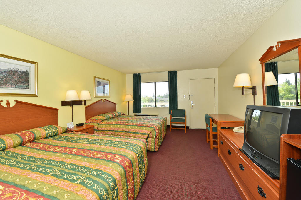 Super 8 By Wyndham Bakersfield/Central Номер фото